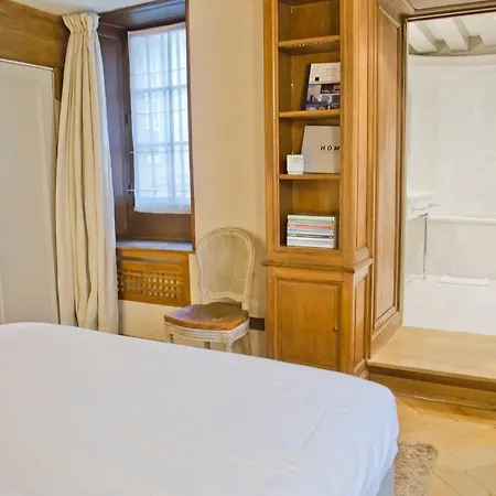 Kristine - Luxury 2br Saint-germain Notre-dame Paryż