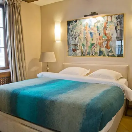 Kristine - Luxury 2br Saint-germain Notre-dame Apartament