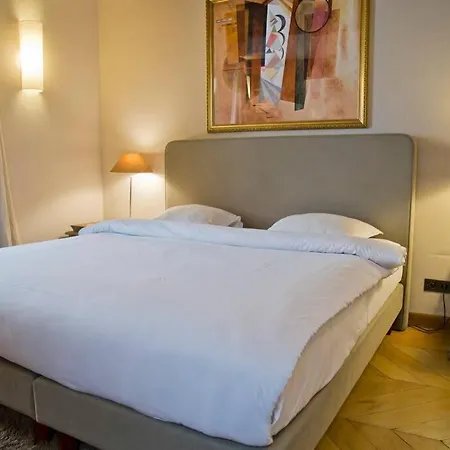 Kristine - Luxury 2br Saint-germain Notre-dame Apartament *