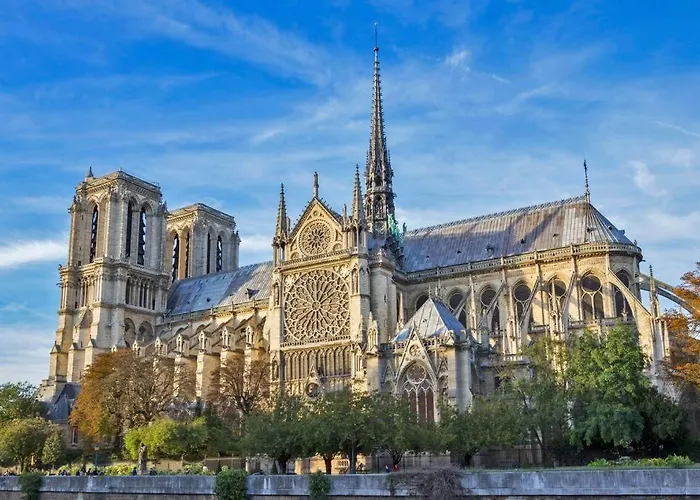 Kristine - Luxury 2br Saint-germain Notre-dame Apartamento París
