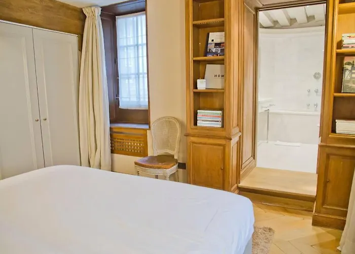 Kristine - Luxury 2br Saint-germain Notre-dame Parijs