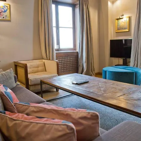 Kristine - Luxury 2br Saint-germain Notre-dame Апартаменты Париж