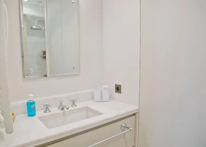Kristine - Luxury 2br Saint-germain Notre-dame Апартаменты